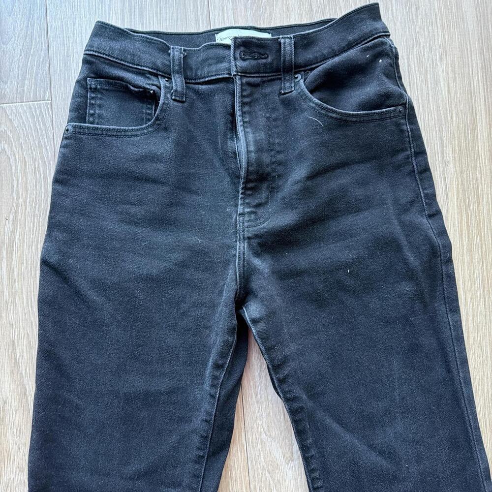 Abercrombie fitch black Flare Ultra High Rise Size 2s - Picture 3 of 5